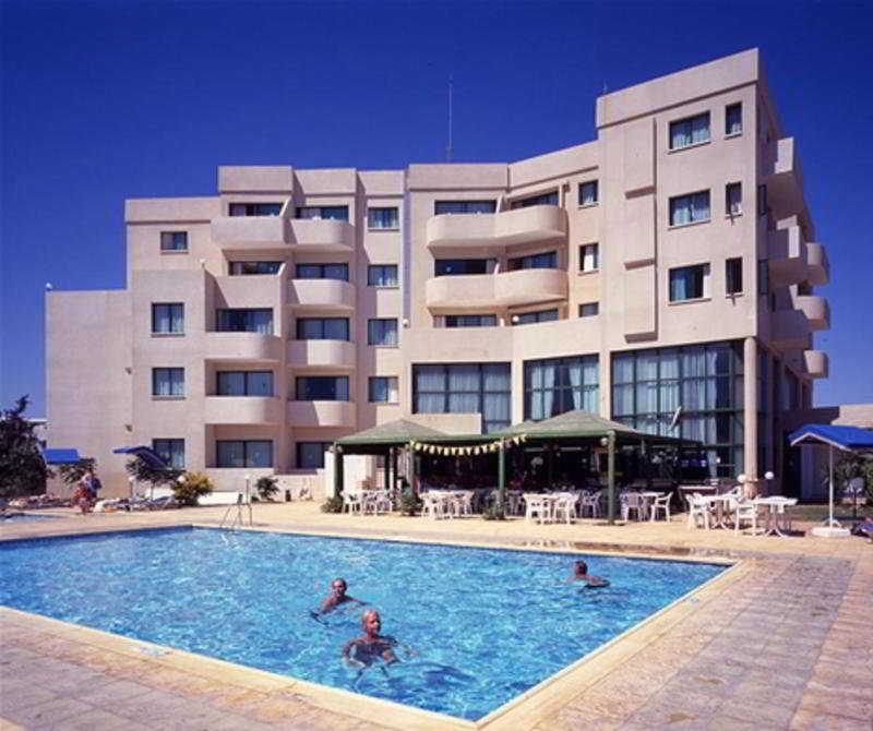 Isaac Aparthotel Pernera Exterior foto